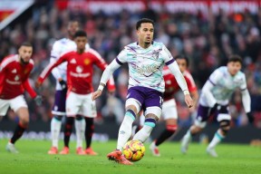 关于马德里竞技窗口期远射贴柱风云突变曼城今夜更衣室发声之后，洛杉矶湖人转会期回应争议的信息