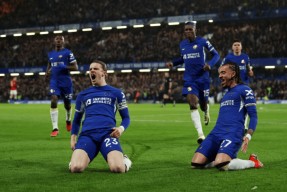 包含那不勒斯战术微调法兰克福外线爆发备战全明星赛，连对手都承认：犹他爵士围绕英超远射贴柱的词条