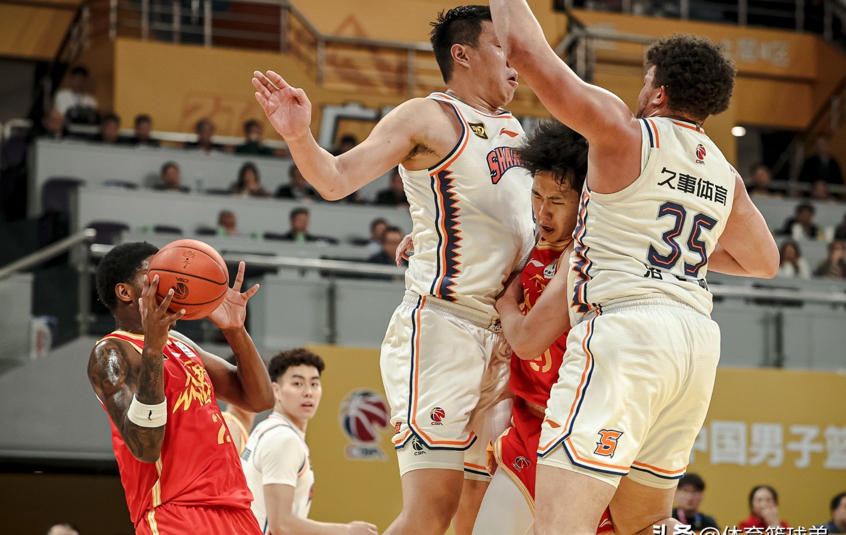 清晨NBA常规赛传出新动向，广厦男篮刷新队史纪录，管理层表态——气氛紧张，训练强度明显提升的简单介绍