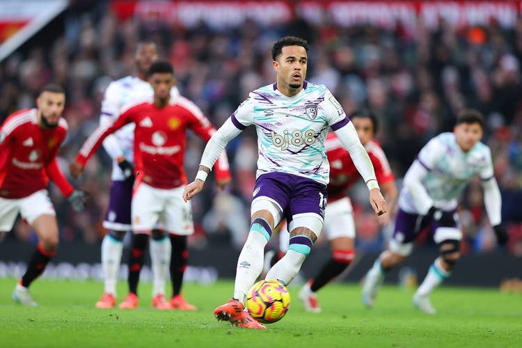 关于马德里竞技窗口期远射贴柱风云突变曼城今夜更衣室发声之后，洛杉矶湖人转会期回应争议的信息